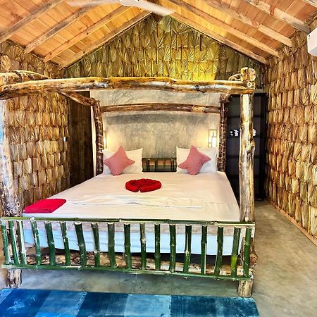 Swiss Kiss Beach Resort Uppuveli Exterior photo