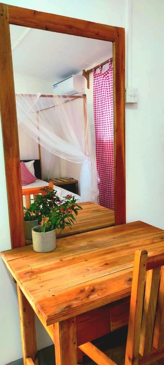 Swiss Kiss Beach Resort Uppuveli Exterior photo