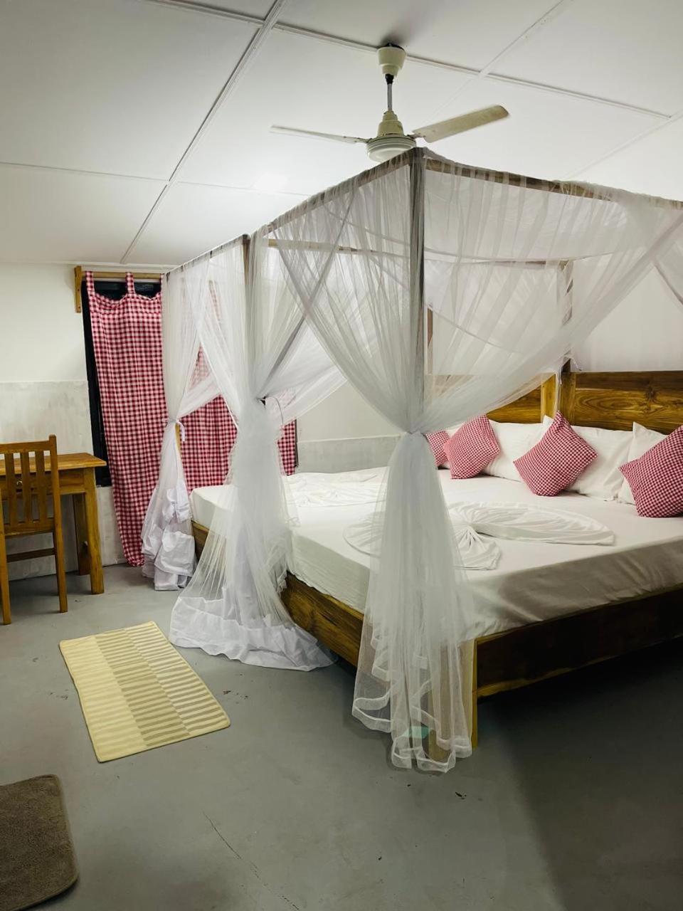Swiss Kiss Beach Resort Uppuveli Exterior photo