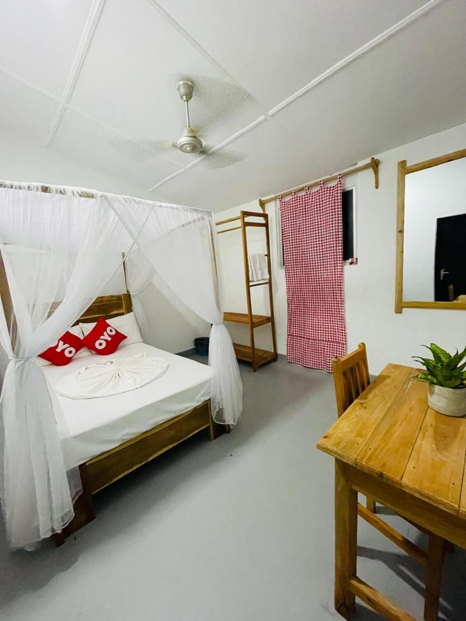Swiss Kiss Beach Resort Uppuveli Exterior photo